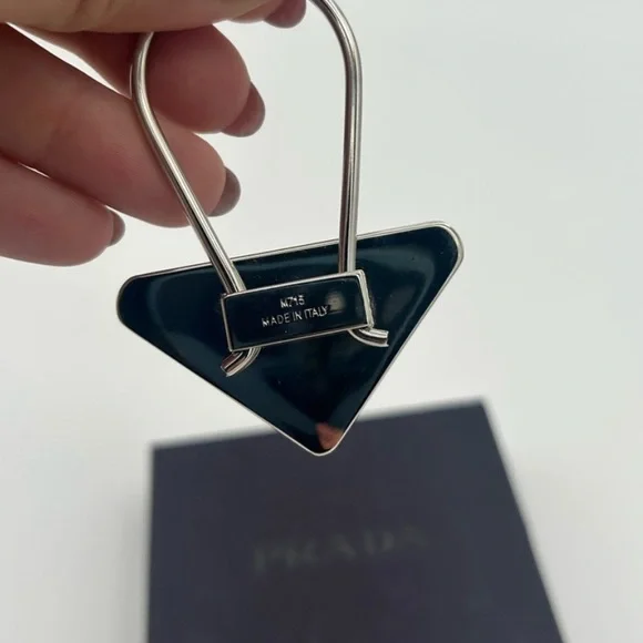 PRADA KEY RING NIB - Picture 6 of 8